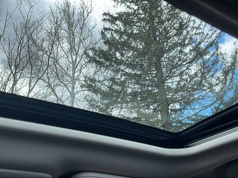 Certified 2023 Subaru Forester Limited image 24