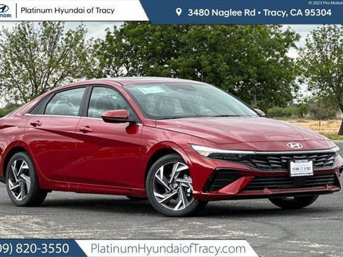 New 2025 Hyundai Elantra SEL image 1