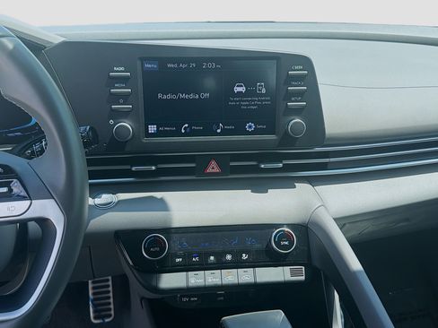 Used 2025 Hyundai Elantra Sport FWD image 10