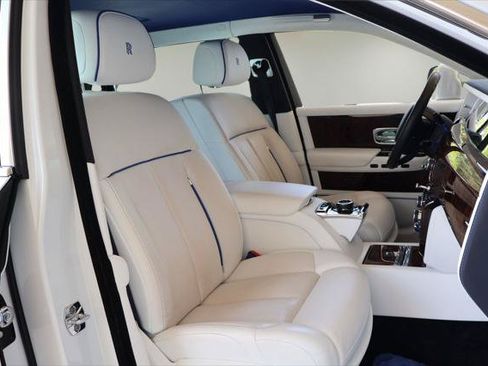 Certified 2023 Rolls-Royce Phantom Extended Wheelbase w/ Leather Finishing Pack RWD image 22
