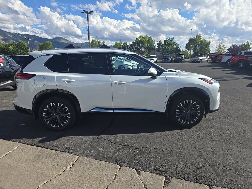 Used 2025 Nissan Rogue Platinum AWD/4WD image 5