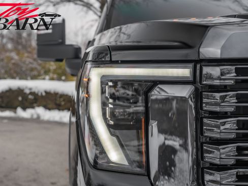 Used 2024 GMC Sierra 2500 Denali Ultimate image 8