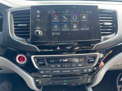 Used 2019 Honda Pilot Touring image 11