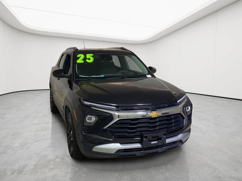 Used 2025 Chevrolet TrailBlazer LT AWD/4WD image 1