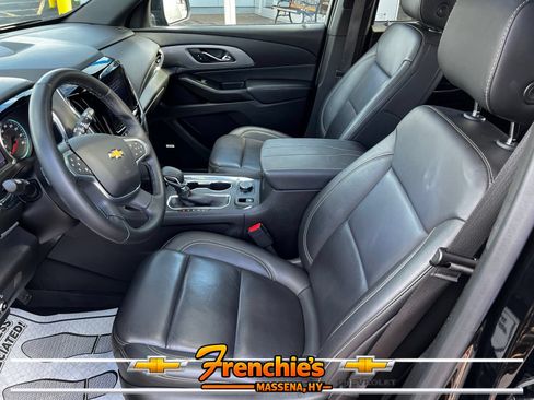 Used 2023 Chevrolet Traverse LT w/ LT Premium Package AWD/4WD image 15