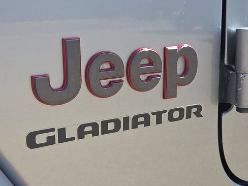 Used 2020 Jeep Gladiator Rubicon AWD/4WD image 14