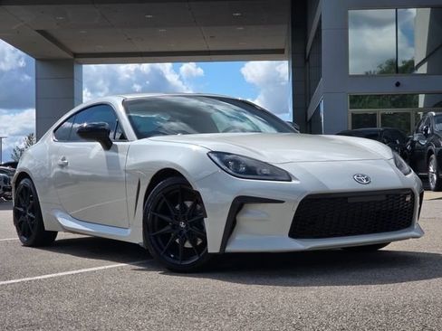 Used 2022 Toyota GR86 Premium w/ GR Appearance Package 1 (TMS RWD image 2