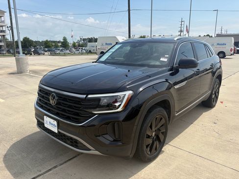 Used 2024 Volkswagen Atlas Cross Sport SEL AWD/4WD image 4