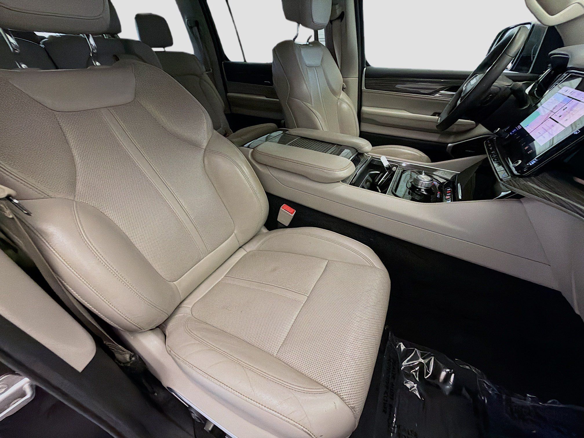 Used 2022 Jeep Wagoneer Series II AWD/4WD image 16