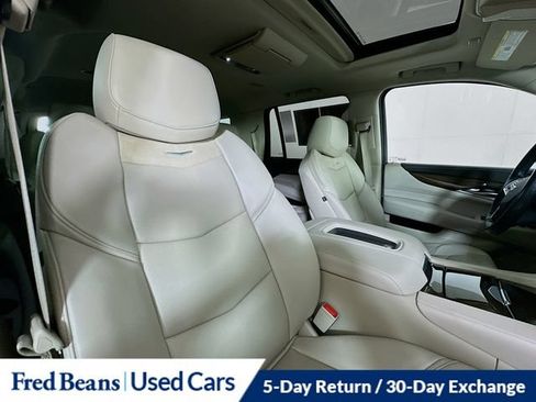 Used 2020 Cadillac Escalade Premium Luxury AWD/4WD image 36