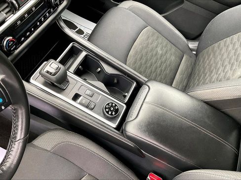 Certified 2024 Nissan Pathfinder SV image 15