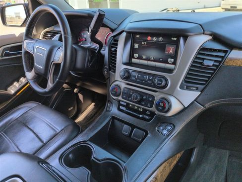 Used 2015 GMC Yukon XL Denali w/ Touring Package AWD/4WD image 38