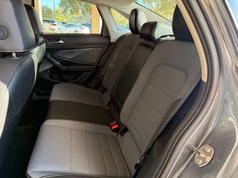 Used 2025 Volkswagen Jetta SE image 21