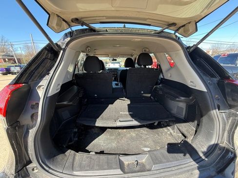 Used 2017 Nissan Rogue S image 24