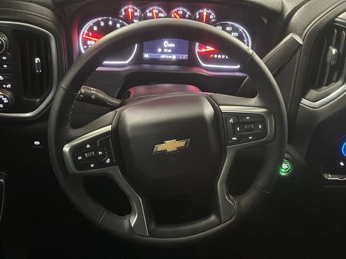 Used 2022 Chevrolet Silverado 1500 LT w/ Z71 Off-Road Package AWD/4WD image 5