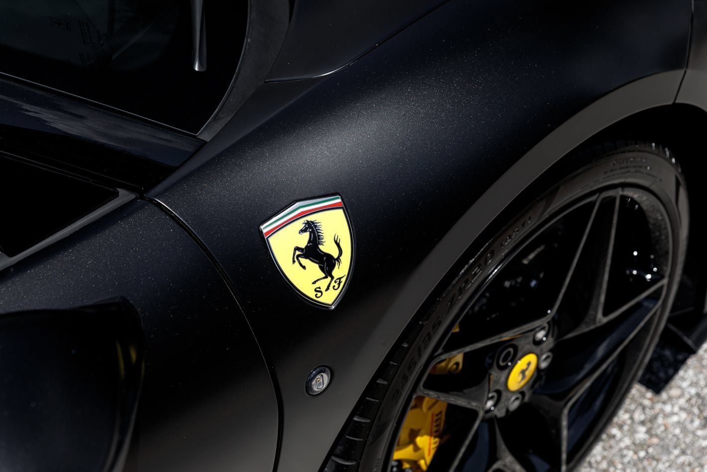 Used 2022 Ferrari F8 Tributo RWD image 22