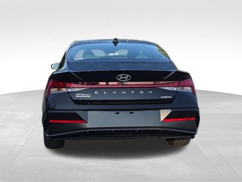 New 2026 Hyundai Elantra Limited FWD image 4