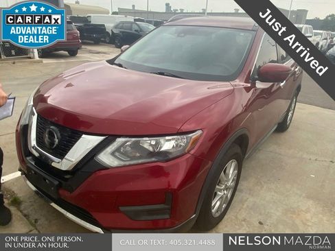 Used 2020 Nissan Rogue SV FWD image 1