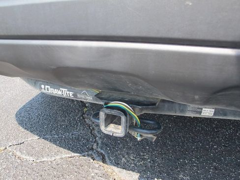 Used 2020 Kia Sorento LX FWD image 4
