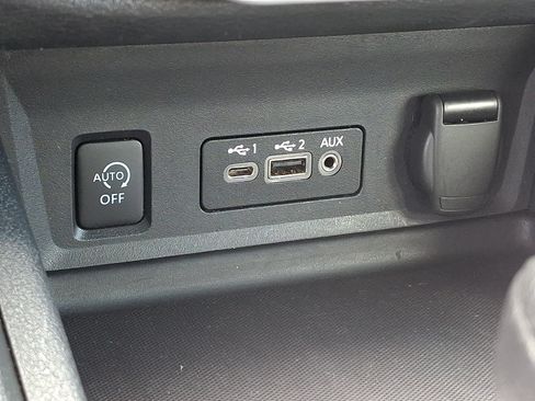 Used 2024 Nissan Sentra SV FWD image 23
