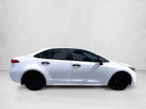 Used 2024 Toyota Corolla LE FWD image 5