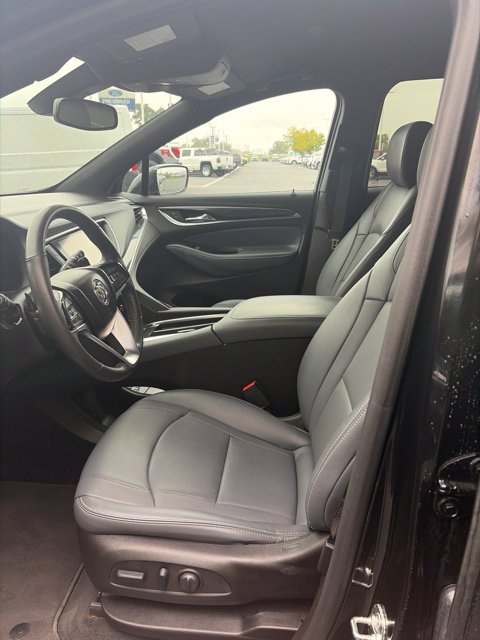 Used 2024 Buick Enclave Essence AWD/4WD image 13