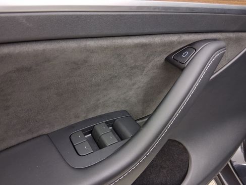 Used 2024 Tesla Model Y Long Range image 11