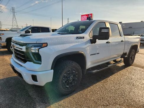 Used 2024 Chevrolet Silverado 2500 LT w/ Z71 Sport Edition AWD/4WD image 3