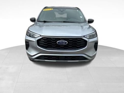Used 2023 Ford Escape ST-Line w/ Tech Pack #1 AWD/4WD image 3
