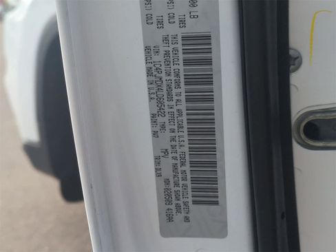 Used 2020 Jeep Cherokee Limited image 34