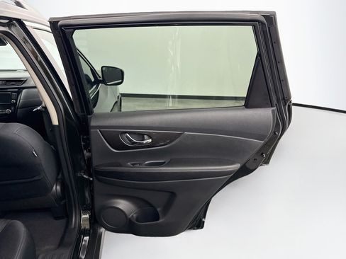 Used 2019 Nissan Rogue SV FWD image 28