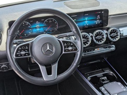 Used 2022 Mercedes-Benz GLB 250 image 11
