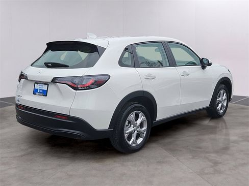 Certified 2025 Honda HR-V LX image 4