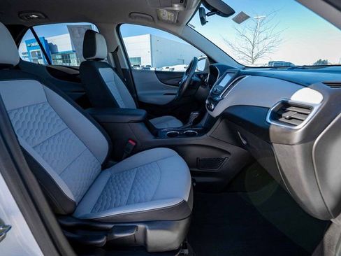 Used 2018 Chevrolet Equinox LS image 21