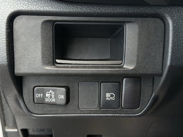Used 2018 Toyota Tacoma SR5 RWD image 23