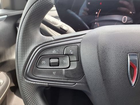 Used 2025 Buick Envista Preferred FWD image 23