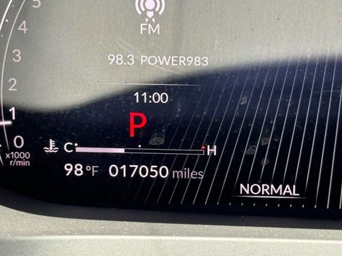 Used 2025 Acura MDX SH-AWD w/ Technology Package image 17