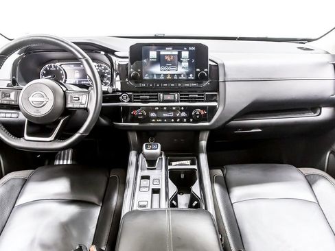 Used 2022 Nissan Pathfinder SL w/ Lighting Package (N92) FWD image 17
