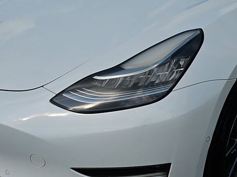 Used 2018 Tesla Model 3 Long Range RWD image 28
