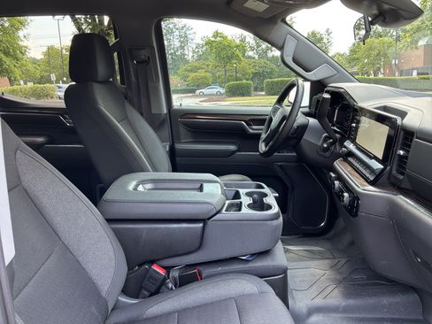 Used 2024 Chevrolet Silverado 1500 LT w/ Safety Package AWD/4WD image 32