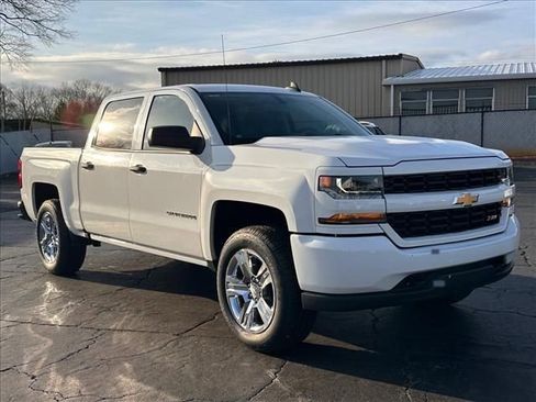 Used 2018 Chevrolet Silverado 1500 Custom w/ Custom Value Package image 2