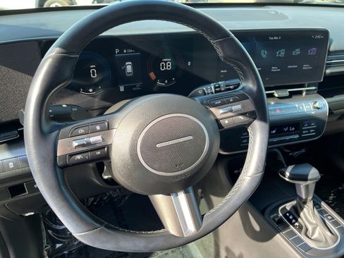 Used 2025 Hyundai Kona SEL FWD image 30