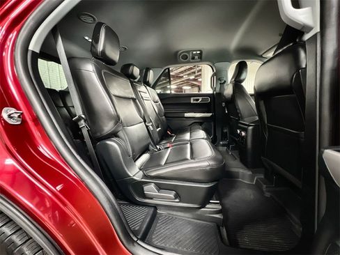 Used 2022 Ford Explorer XLT w/ Equipment Group 202A image 24