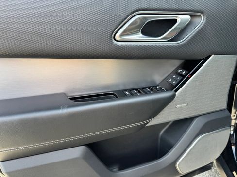 Used 2018 Land Rover Range Rover Velar R-Dynamic SE AWD/4WD image 14