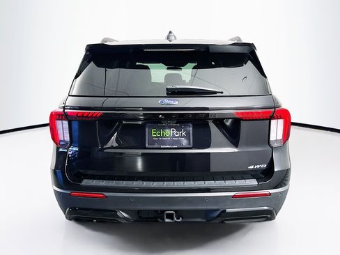 Used 2025 Ford Explorer ST-Line w/ ST-Line Street Pack AWD/4WD image 7