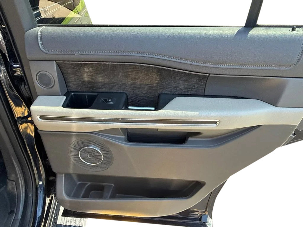 Used 2021 Ford Expedition Limited AWD/4WD image 32