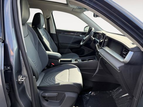 New 2026 Volkswagen Tiguan SE AWD/4WD image 19