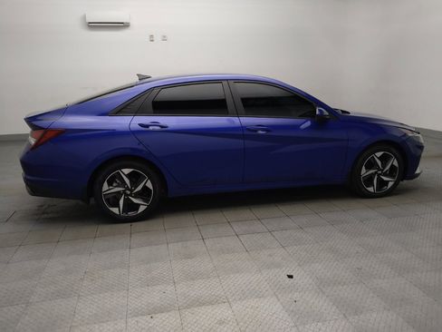 Used 2023 Hyundai Elantra SEL w/ Convenience Package FWD image 10