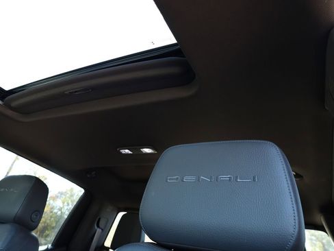 Used 2021 GMC Sierra 1500 Denali w/ Technology Package image 13