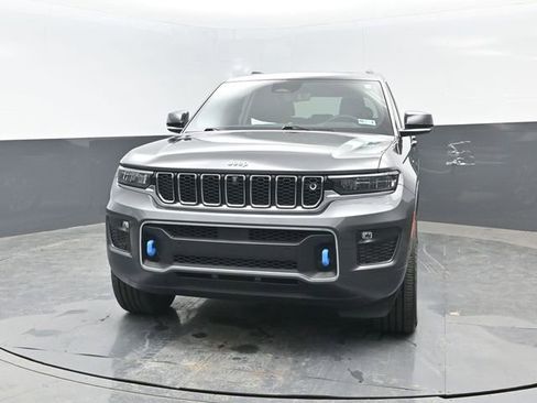 Used 2022 Jeep Grand Cherokee Overland w/ Advanced Protech Group III AWD/4WD image 22